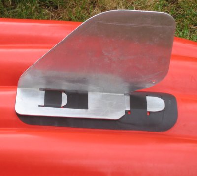 Single blade inflatable kayak tracking fin